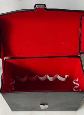 怀旧老物件医药箱医疗器械装饰品展品影赤脚卫生急救包道具皮箱