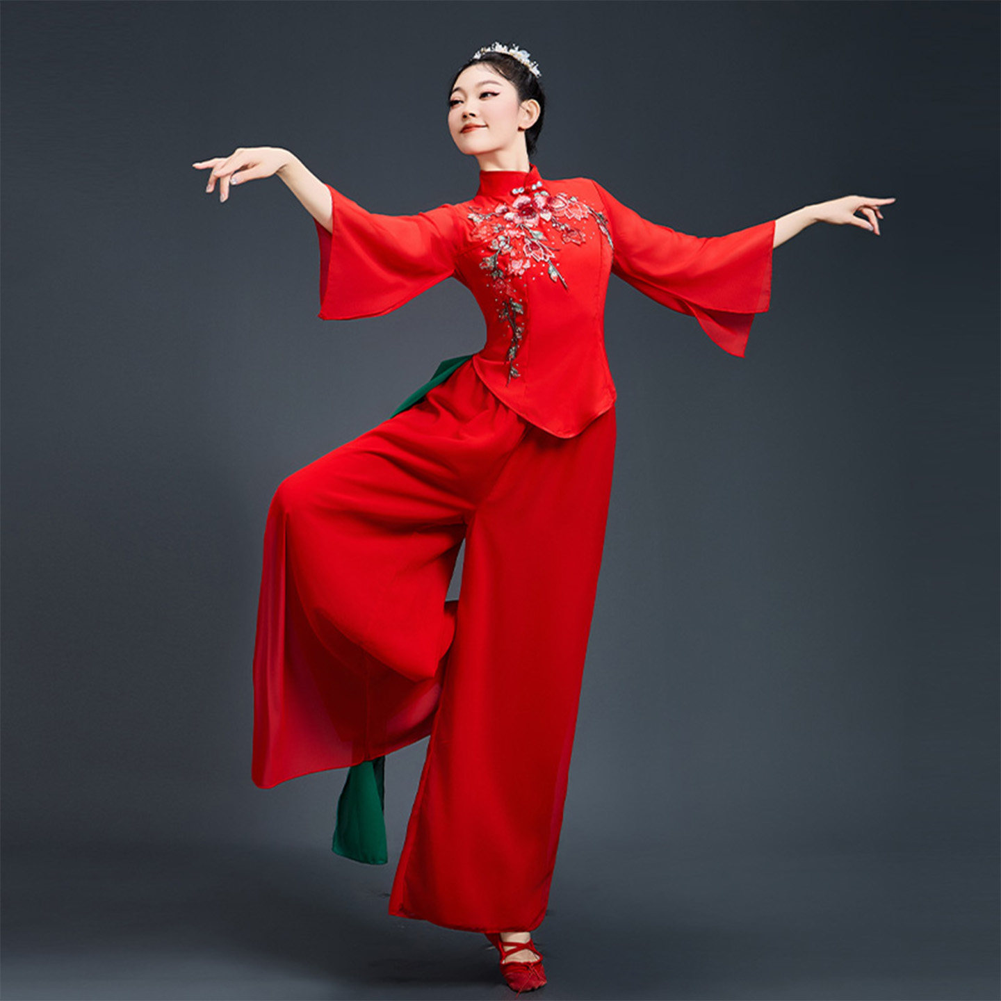 秧歌演出服飘带中国风舞蹈服古典扇子舞飘逸民族风广场舞表演服装