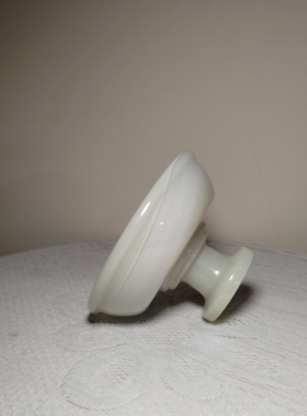 新中式中古风样板间客厅装饰马摆件玉石果盘葡萄珊瑚茶几桌面软装