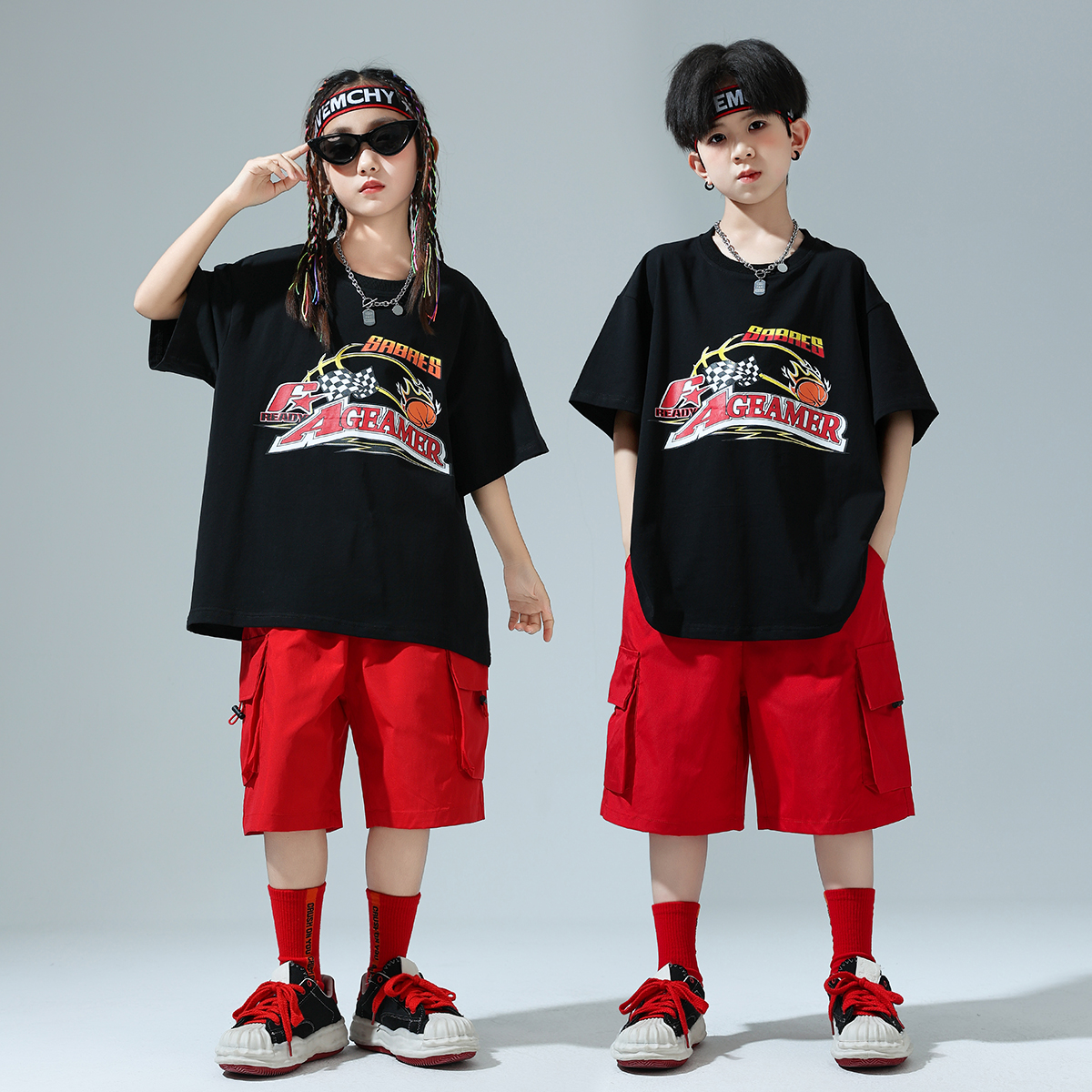 红色运动短裤男童工装女童儿童街舞裤子大童夏外穿hiphop穿搭宽松 - 图1