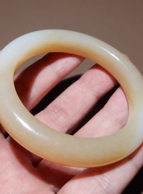 方言且末料糖白玉油润手镯55mm