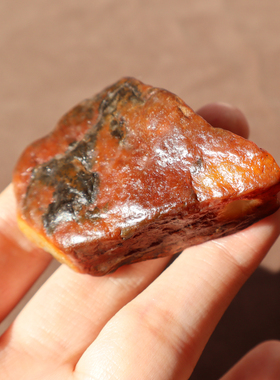 特色老熟红沁白玉籽料随型手把件