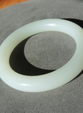 方言和田玉亮眼精品俄料羊脂白玉高细油内径53mm圆条正装手镯子w