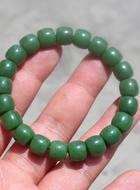 阳绿色碧玉留皮孔10mm直切手串