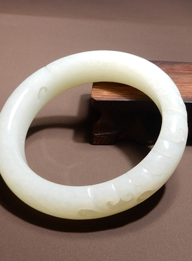 新疆且末料羊脂白玉56mm雕花手镯