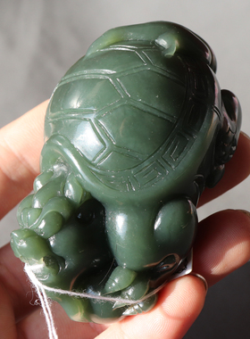 惊呆了方言和田玉收藏级新疆且末蓝调细腻油润龙龟摆件把件玉A8