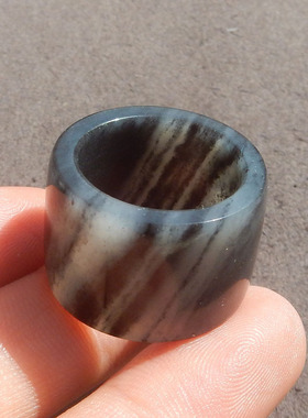 方言大热精品黑白分明好意境羊脂老熟青花籽料卡18豪华时尚扳指w