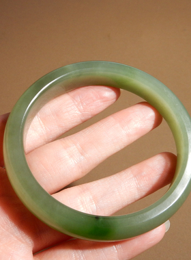 青海料湖水绿带翠色58mm女士手镯