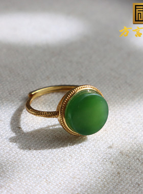 火爆方言和田玉精品佩戴级俄罗斯碧玉苹果绿可调圈口银镶戒指O