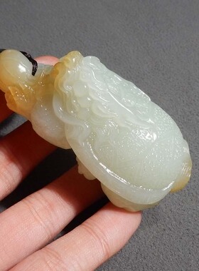 嗨翻天方言和田玉新疆且末老坑料红糖白玉高油高脂龙龟吊坠挂件s7