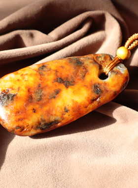 白玉籽料红金皮油润原石把玩件