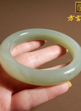 美美哒方言品牌和田玉精品青海老坑翠青底56.9mm正装女神手镯A2