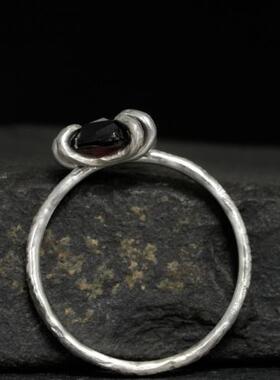 女士原始天然石榴石戒指宝石镶嵌