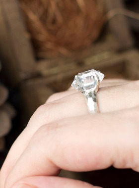 精灵赫基默钻石天然石英订婚戒指