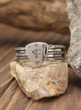 纯银复古盾牌字母图案骑士戒指