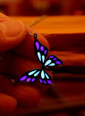 蝴蝶翅膀银色不锈钢吊坠项链夜光