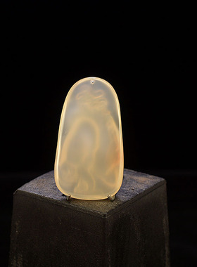 天然玛瑙日金斗金吊坠浮雕冰透玉