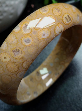 玛瑙水晶橘红色印尼珊瑚玉手镯