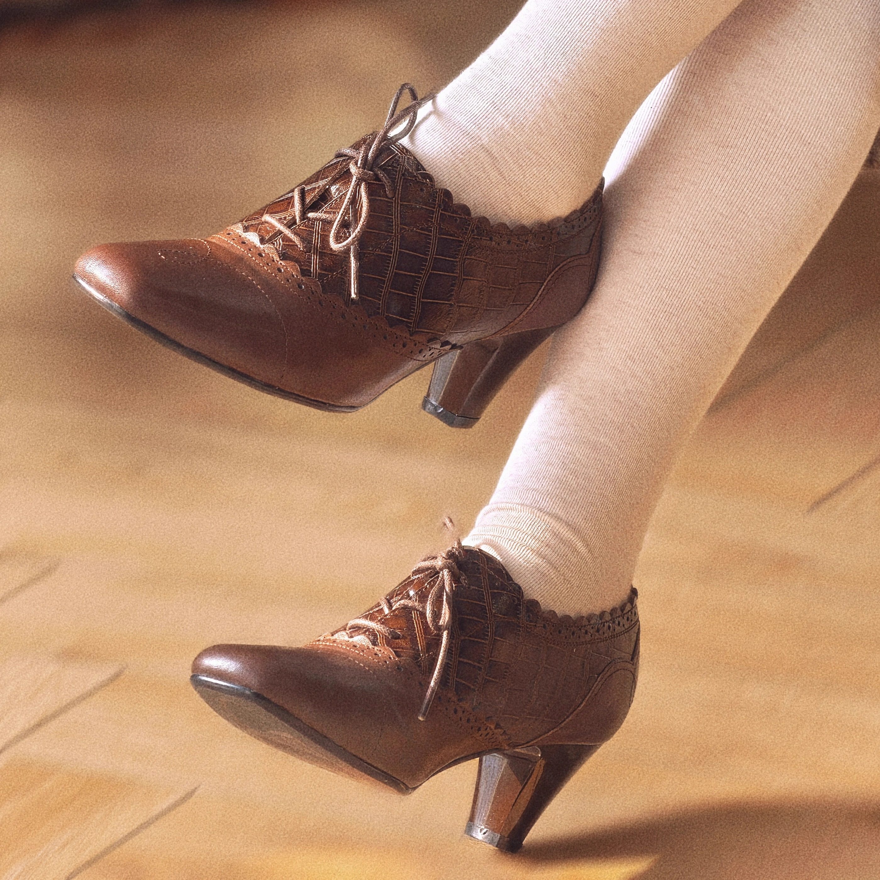 奈里法式复古牛皮棕拼花边深口系带高跟鞋民国气质旗袍皮鞋中古鞋,淘宝优惠券,粉丝福利购,淘宝优惠卷