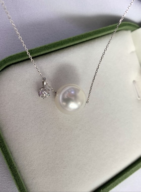 澳白珍珠路路通项链正圆极微瑕高亮泽13.7毫米18k金项链30分钻石