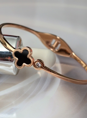 18k钛钢四叶草时尚风不掉色手镯