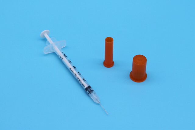 0.5 Scale Pet insulin syringe 0.3cc milliliter cats, dogs, little white rats to treat diabetic syringe injection