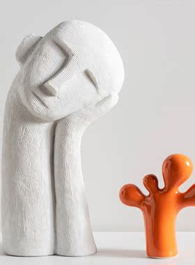 树脂白色歪头托腮人像雕塑摆件