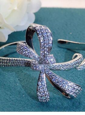 手镯百搭扭曲设计小众18真金电镀