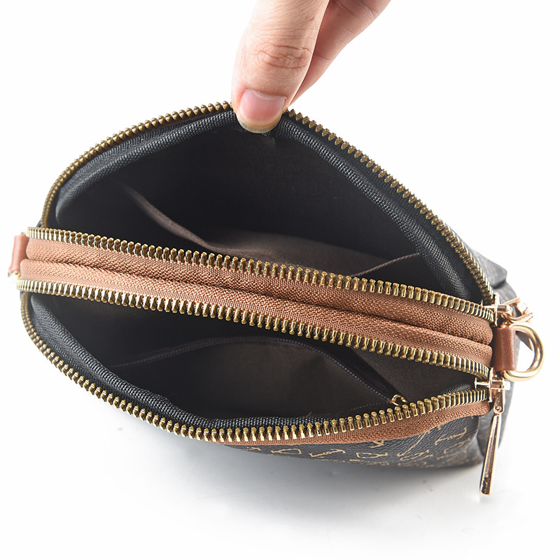 2022新款百搭大气中年女士斜挎包 公主情缘女士包袋