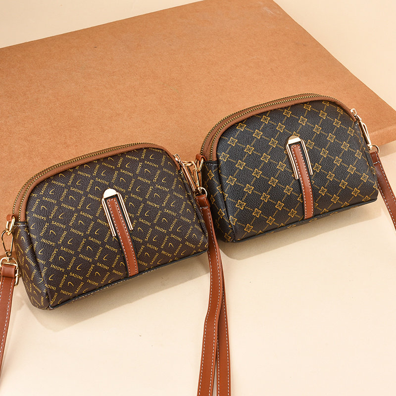 2022新款百搭大气中年女士斜挎包 公主情缘女士包袋