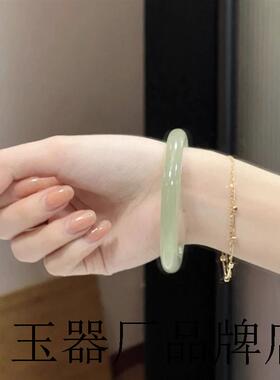 精选老坑和田玉色手镯青白玉手镯女士精品晴水色玉镯子送女友礼物