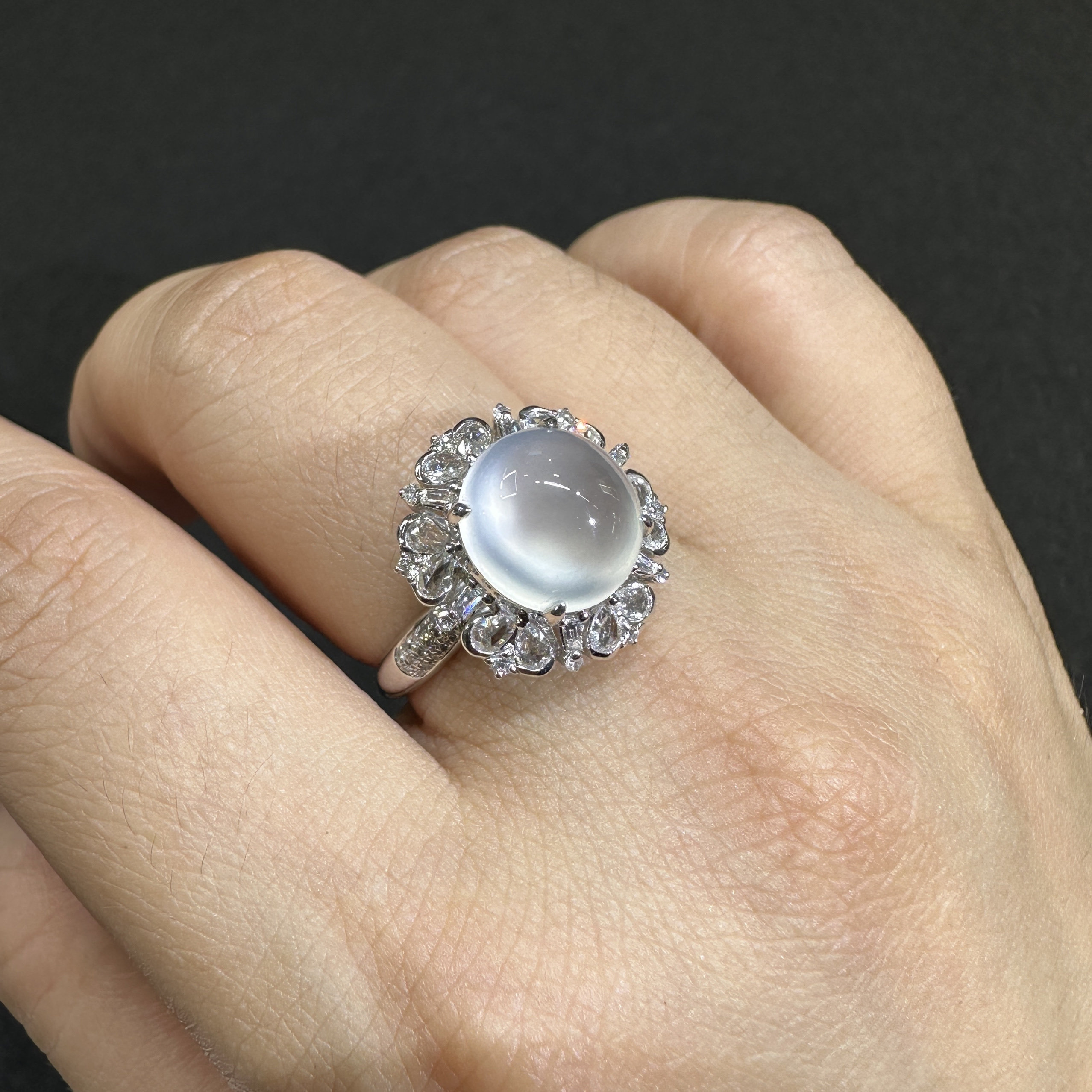 缅甸A货玻璃种白冰蛋面翡翠戒指18k金钻石起光双眼皮白蛋翡翠女戒,淘宝优惠券,粉丝福利购,淘宝优惠卷