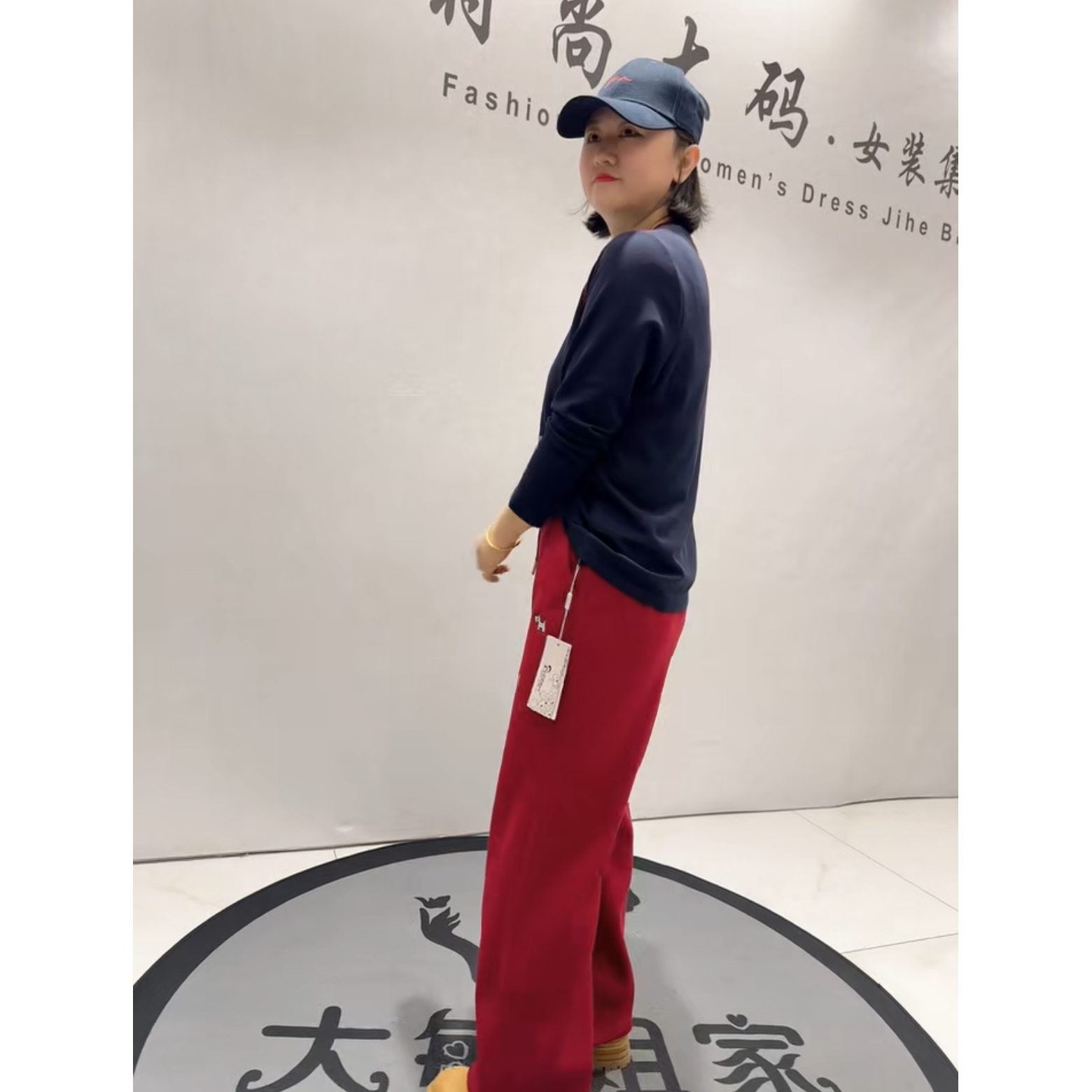 1271女权贵族2026春新款加肥大码女装通勤立体剪裁内搭底上衣小衫 - 图1