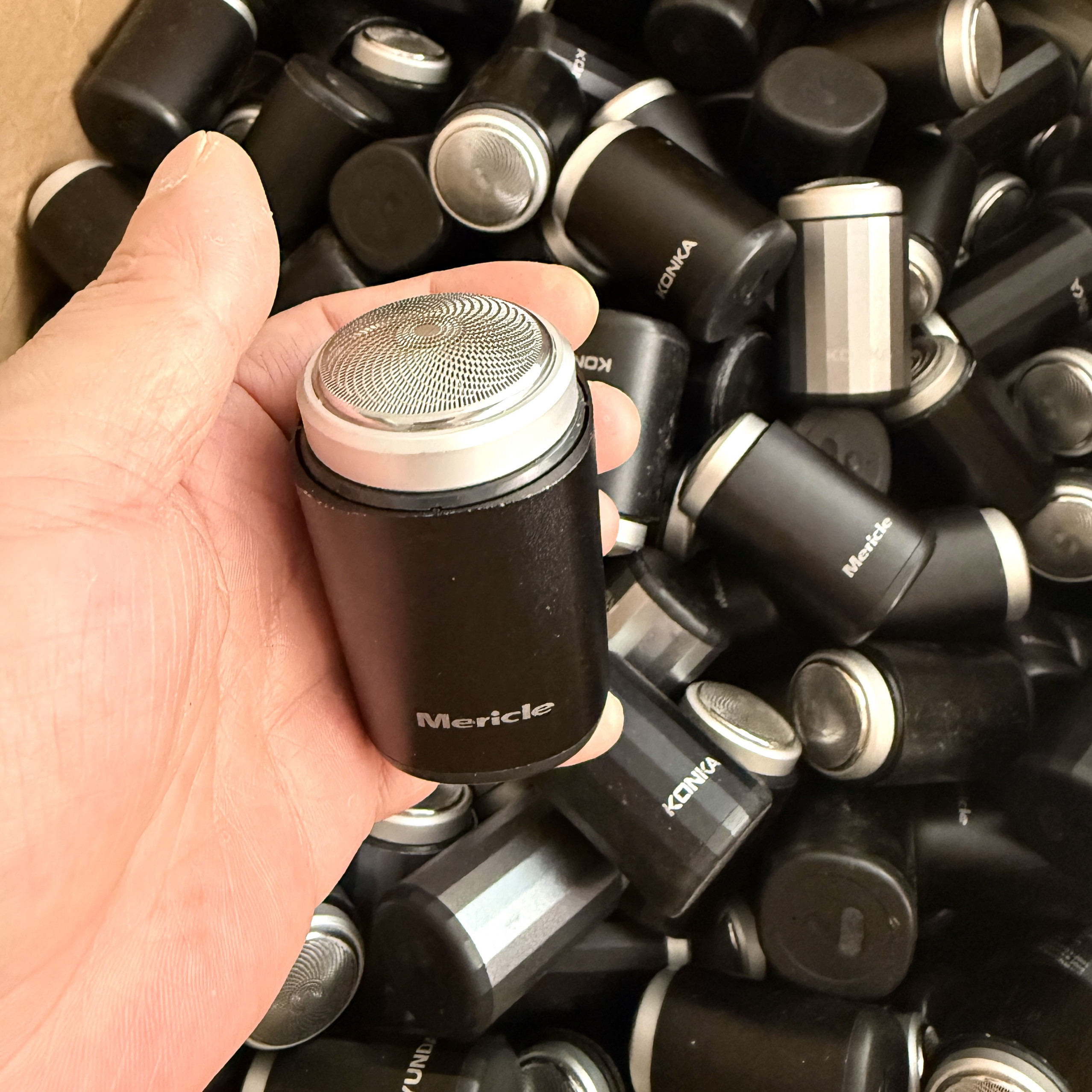 迷你电动剃须刀 铝合金机身 不包好坏随机发,淘宝优惠券,粉丝福利购,淘宝优惠卷