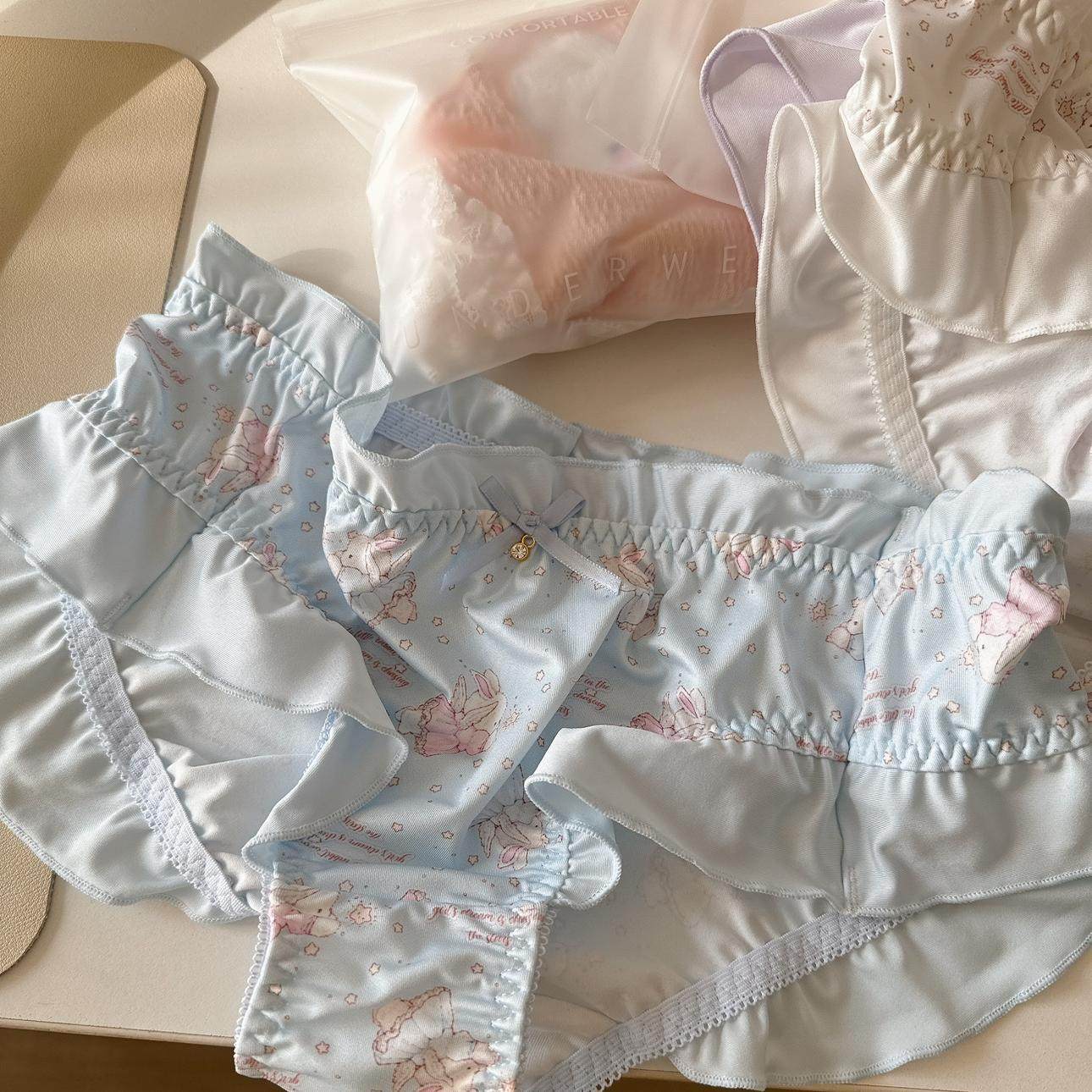 童话爱丽丝 天使兔。日系洛丽塔可爱少女满印牛奶丝荷叶边内裤女,淘宝优惠券,粉丝福利购,淘宝优惠卷