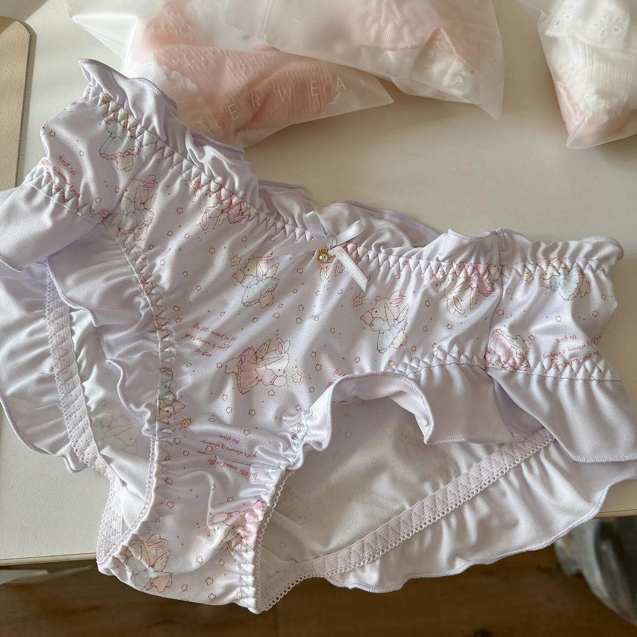 童话爱丽丝 天使兔。日系洛丽塔可爱少女满印牛奶丝荷叶边内裤女,淘宝优惠券,粉丝福利购,淘宝优惠卷