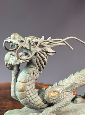 日本铜器游龙戏珠蜡型铸铜摆件