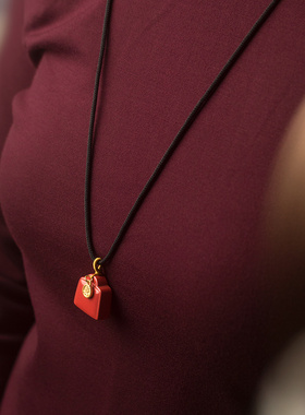 本命年吊坠朱砂福袋挂绳毛衣链