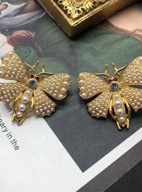 欧美复古多层珍珠长款项链毛衣链优雅蝴蝶胸针耳钉耳夹百搭套装