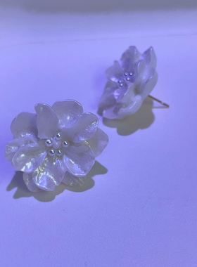 白色山茶花银针耳钉女2025新款珍珠耳环小众设计高级感气质耳饰品