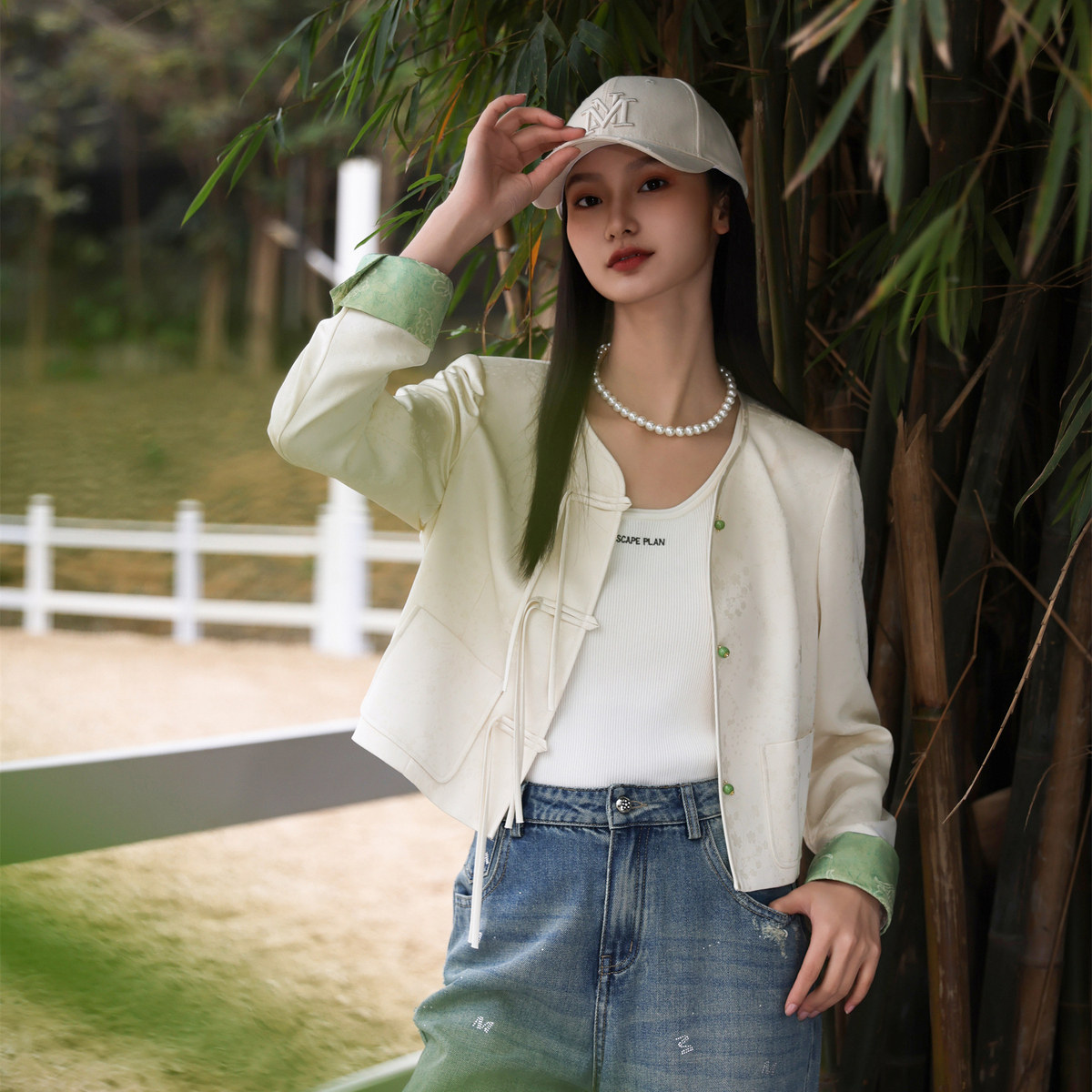 【商场同款】曼诺比菲秋季新中式国风改良盘扣圆领外套短款上衣女,淘宝优惠券,粉丝福利购,淘宝优惠卷