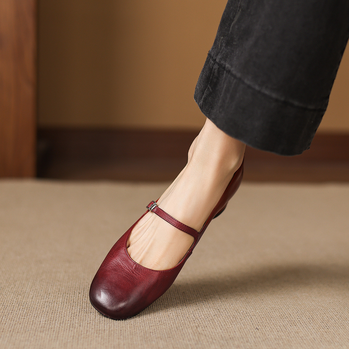 复古风极简真皮浅口单鞋女一字扣带玛丽珍女鞋圆头低跟四季平底鞋,淘宝优惠券,粉丝福利购,淘宝优惠卷