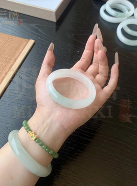 新疆天山翠手镯天然金丝玉雪翠正圈扁条冰种翡翠飘花玉石镯子手环
