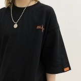 Летняя хлопковая дизайнерская футболка с коротким рукавом для влюбленных, свободный крой, тренд сезона, с вышивкой