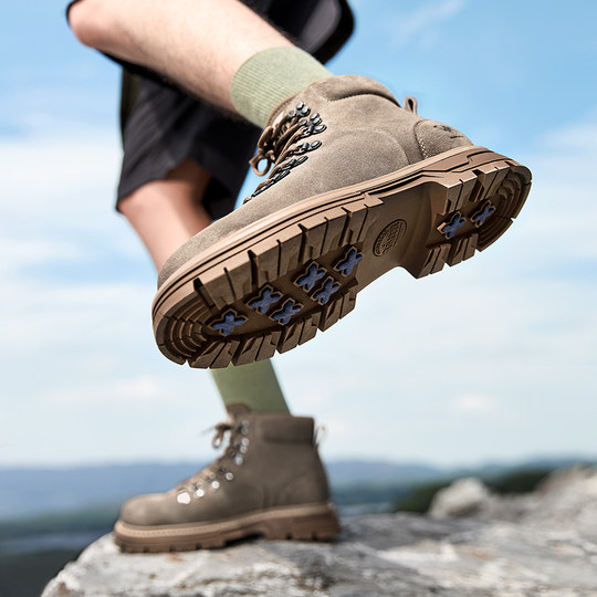 骆驼男鞋冬季新款防滑保暖加绒厚底马丁靴高帮户外休闲工装靴男士