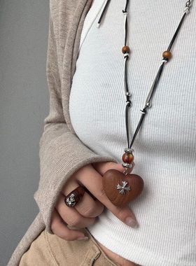 复古木质文艺爱心长款毛衣链女