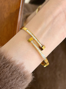 跨境钛钢手镯女满天星钉子镶钻几何小众设计感百搭不掉色手环