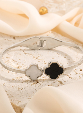 韩版黑白贝四叶草钛钢女手镯