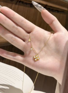 跨境轻奢四叶草水滴粉贝母项链女感冷淡风钛钢小众设计锁骨链