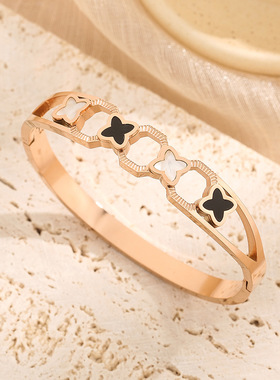 欧美时尚四叶草钛钢手镯女不掉色黑白双色镂空手环不锈钢手饰